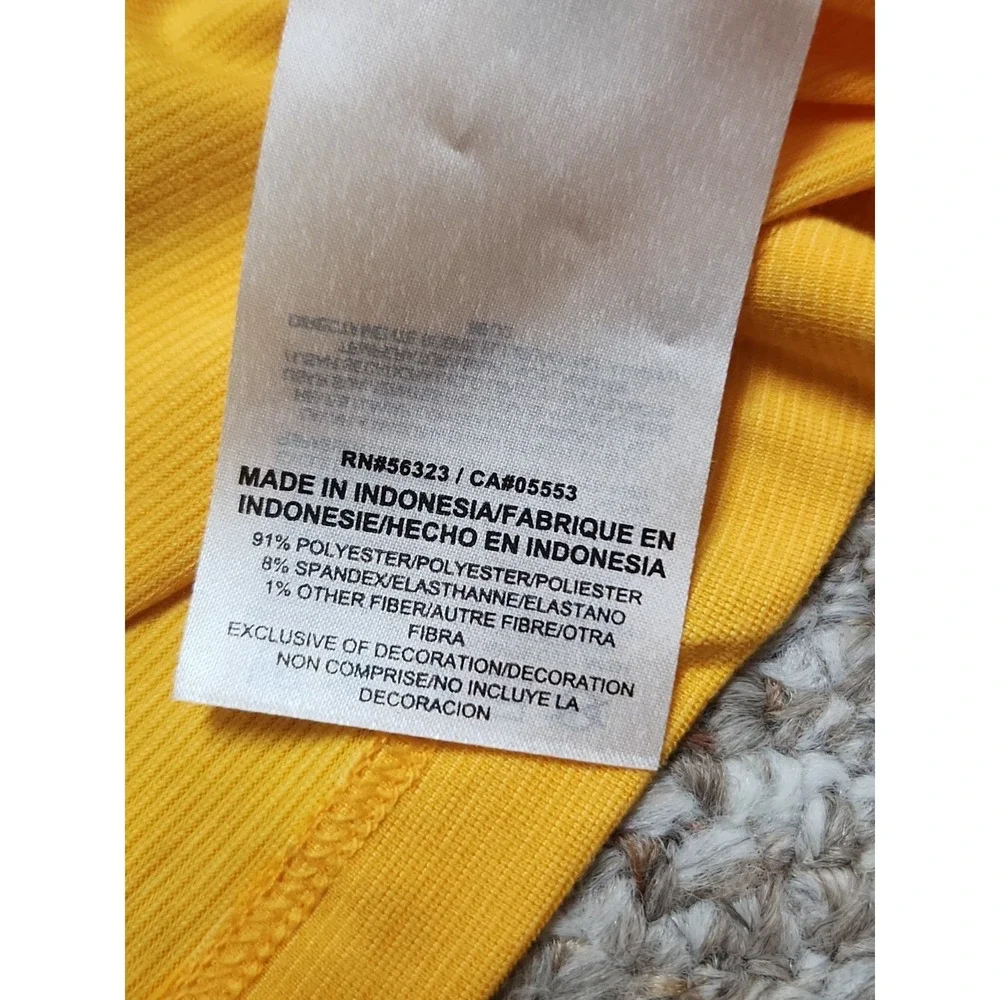 Michigan Wolverines Nike Womens Large Dri-Fit Performance Pullover 1/2 Zip Maize